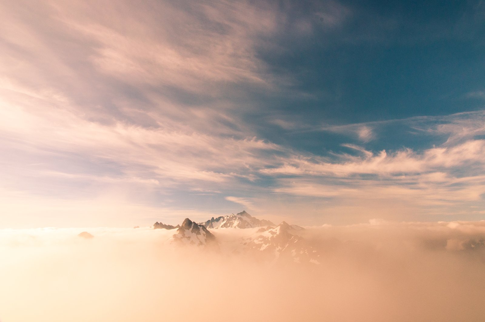 Shuksan and cirrus clouds 9516122000 o